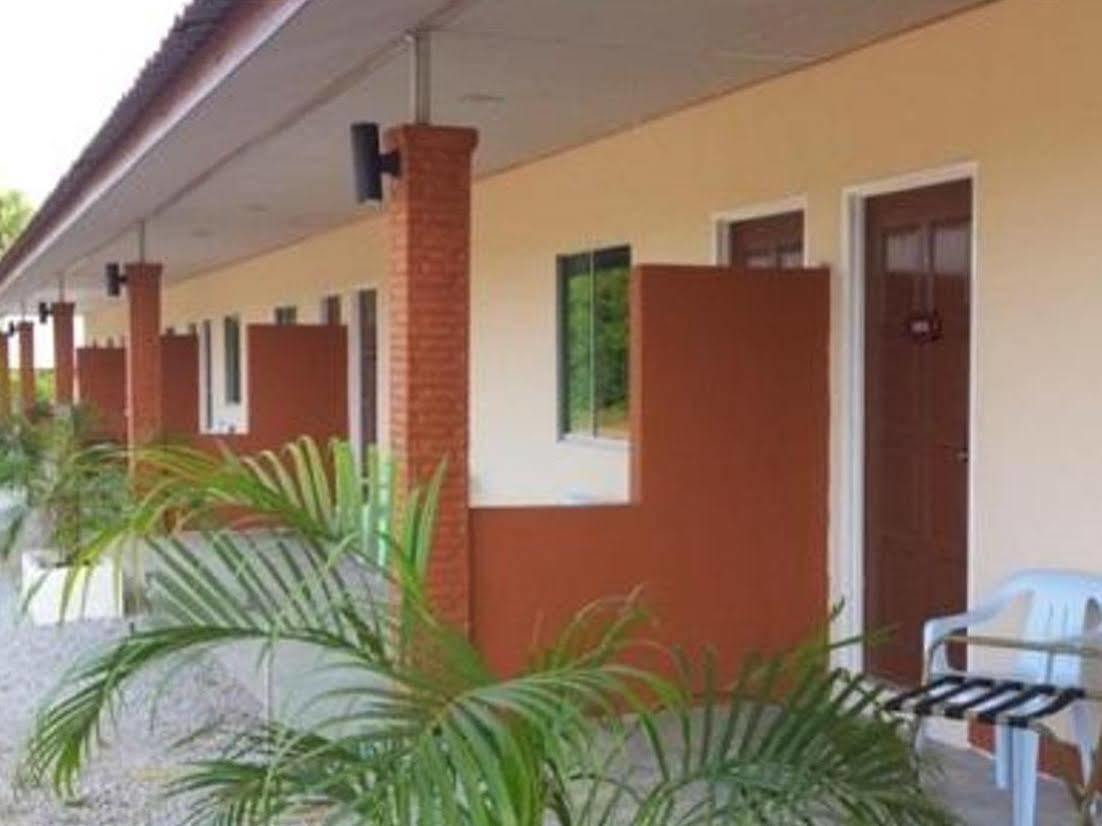Huda Inn Pantai Cenang  Εξωτερικό φωτογραφία